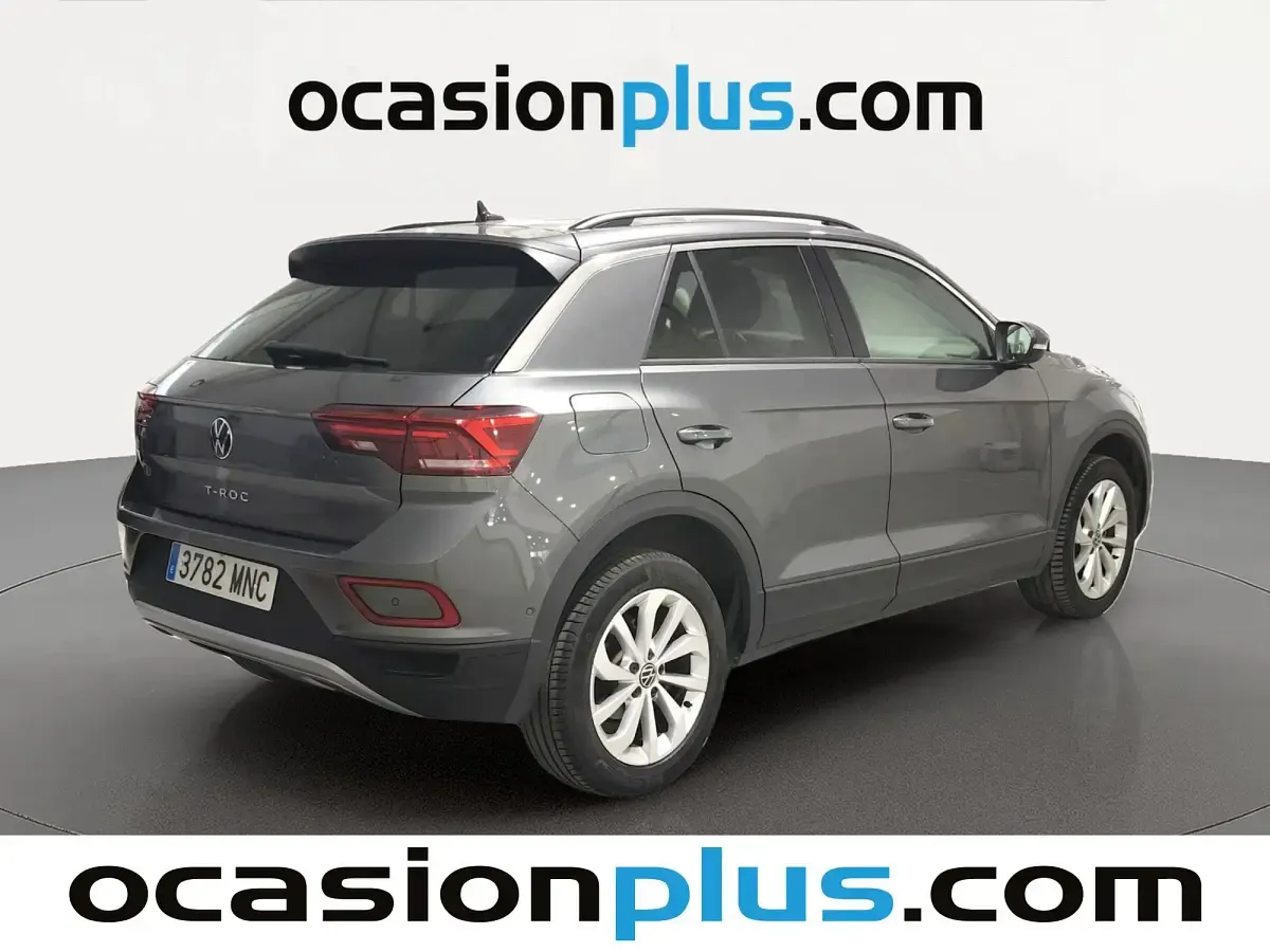 Usado VW T-Roc Life 110 CV (80 kW) 2024 Gris SUV