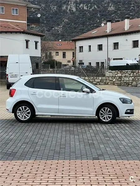 Usado VW Polo 75 CV (55 kW) 2017 Blanco Berlina