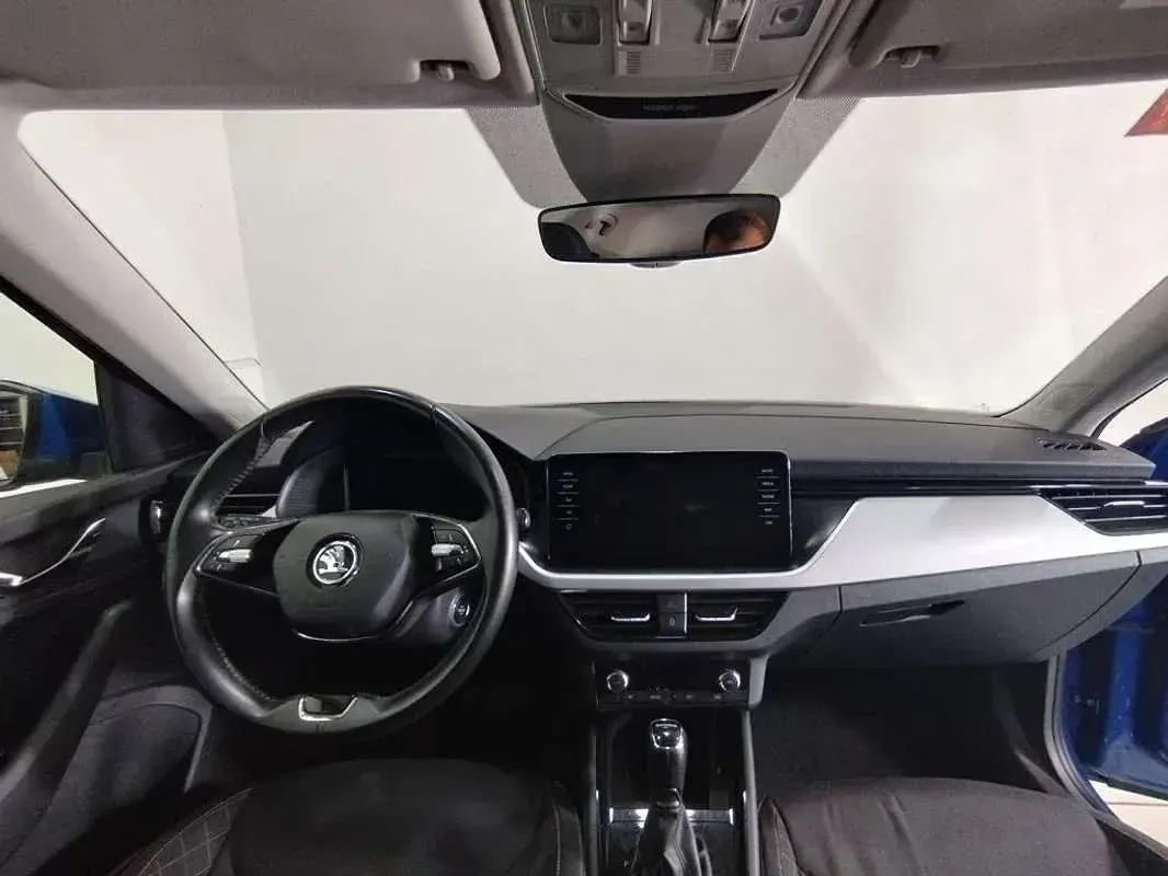 Usado Skoda Kamiq 110 CV (80 kW) 2022 Azul SUV