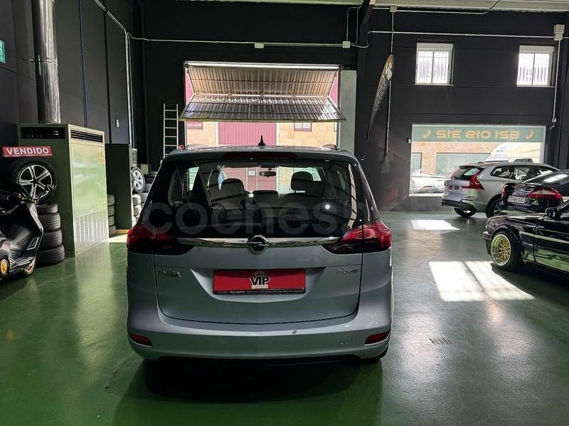 Usado Opel Zafira Tourer Selective 130 CV (95 kW) 2014 Gris / plata Monovolumen