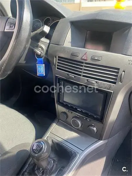 Usado Opel Astra Cosmo 120 CV (88 kW) 2005 Negro Berlina