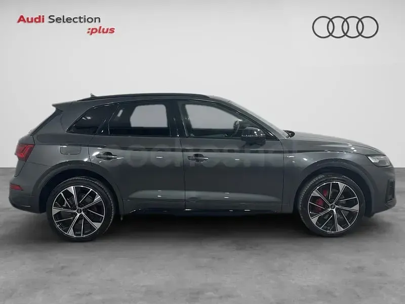 Begagnad Audi Q5 204 HK (150 kW) 2024 Grå SUV