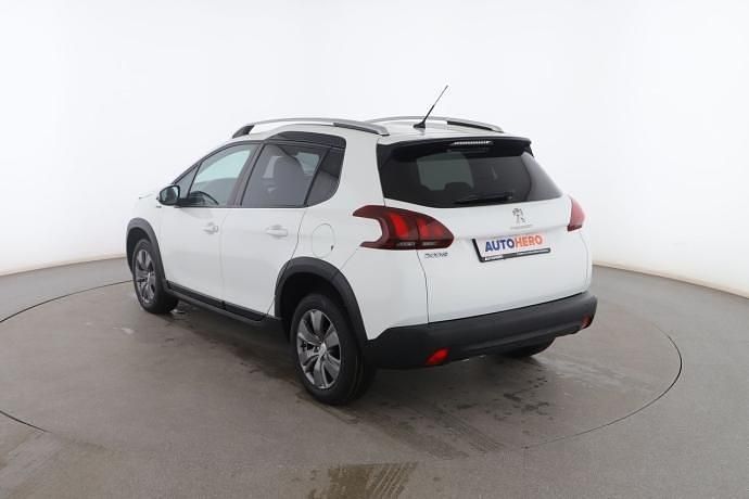Usado Peugeot 2008 Signature Sky 102 CV (75 kW) 2019 Blanco SUV