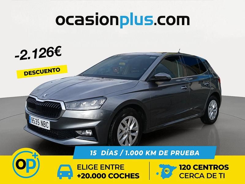 Usado Skoda Fabia Selection 115 CV (84 kW) 2025 Gris / plata Berlina