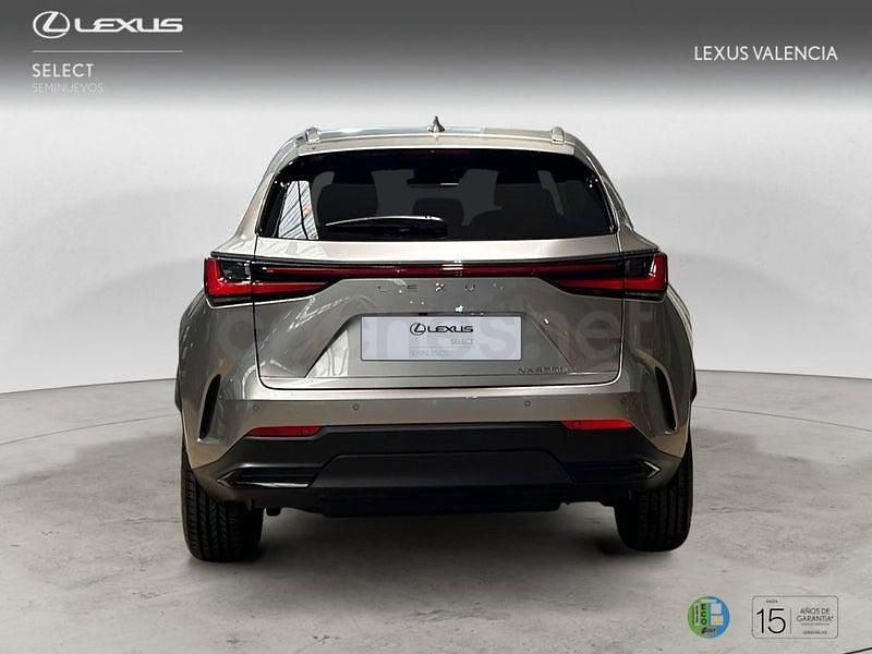 Usado Lexus NX450h+ 306 CV (225 kW) 2025 Gris / plata SUV