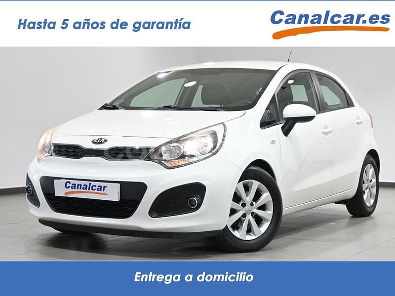 Blanco Usado 2014 Kia Rio Berlina | 6490 € (Precio justo) - Imagen 1/4