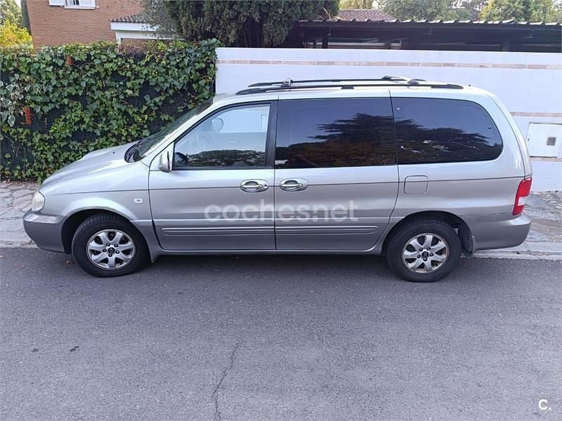 Gris / plata Usado 2005 Kia Carnival EX Monovolumen | 4000 € (Un poco caro) - Imagen 1/4