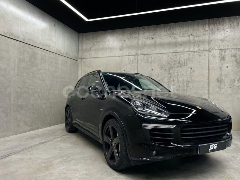 Usado Porsche Cayenne S E-Hybrid Platinum Edition 416 CV (305 kW) 2016 Negro SUV