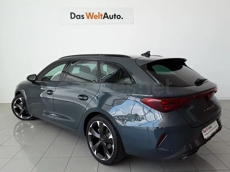Usado Cupra Leon 150 CV (110 kW) 2025 Azul Familiar