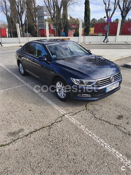 Azul Usado 2017 VW Passat Advance Berlina | 8999 € (Buen precio) - Imagen 1/4