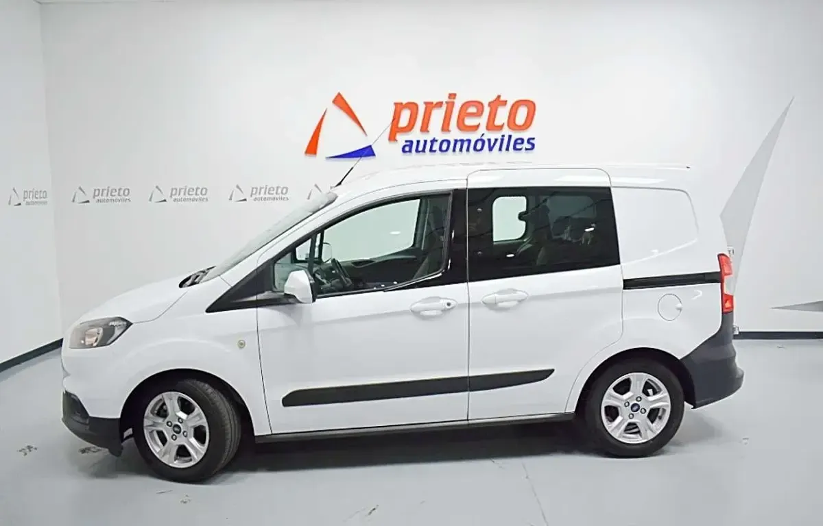 Usado Ford Transit Connect Ambiente 75 CV (55 kW) 2021 Blanco Monovolumen