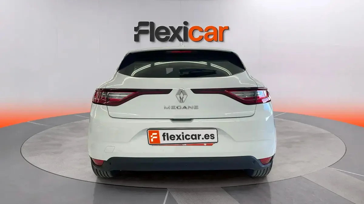 Usado Renault Mégane LIMITED 132 CV (97 kW) 2018 Blanco Berlina