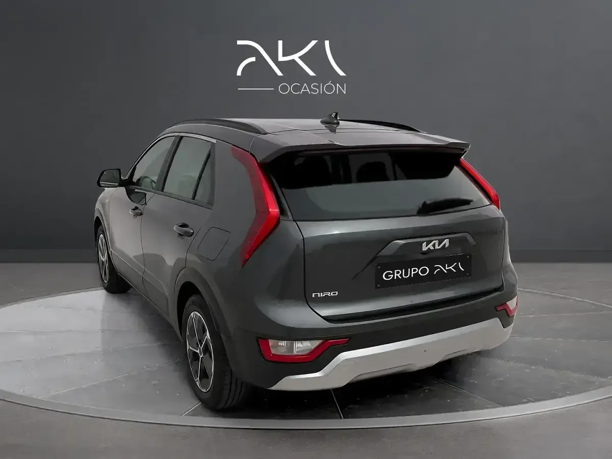 Usado Kia Niro 129 CV (94 kW) 2025 Gris SUV