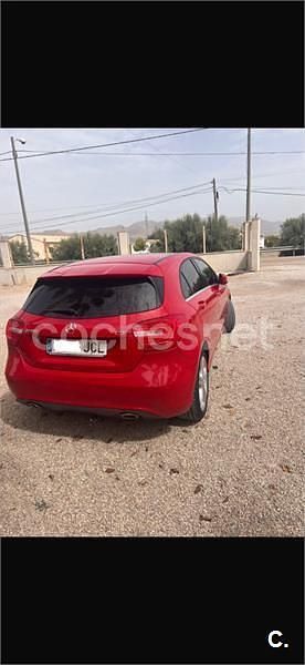 Usado Mercedes A180 Style 109 CV (80 kW) 2015 Rojo Berlina