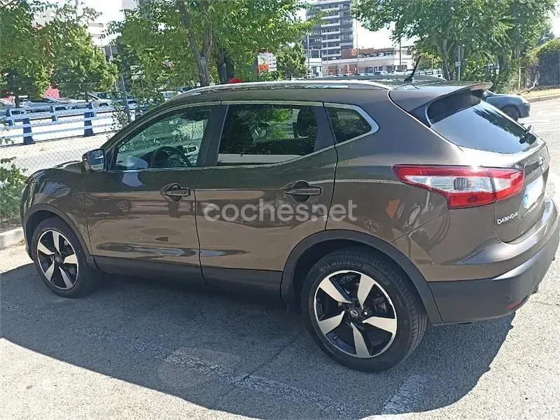 Usado Nissan Qashqai Premium Edition 115 CV (84 kW) 2015 Marrón SUV