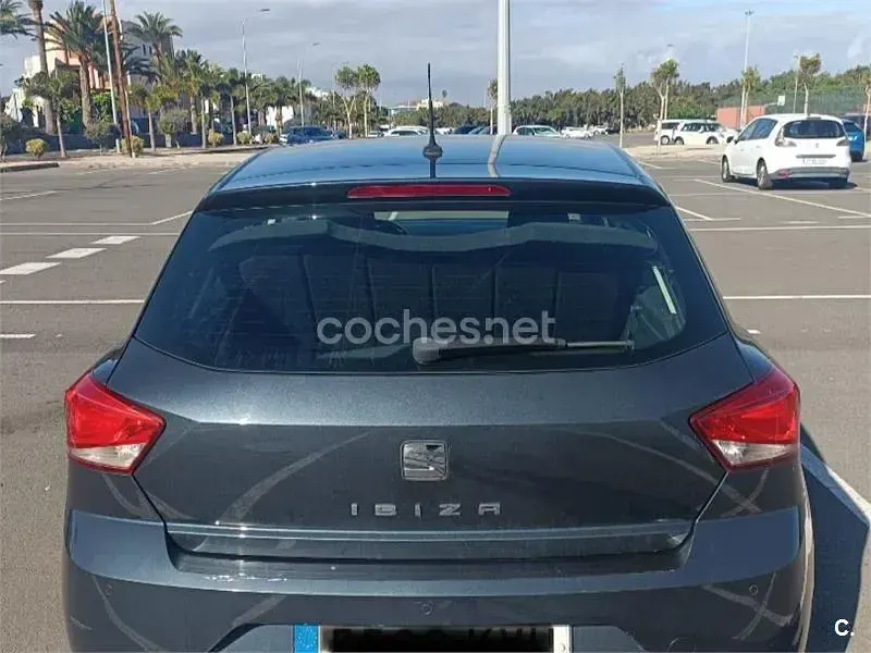 Usado Seat Ibiza FR 115 CV (84 kW) 2019 Gris / plata Utilitario