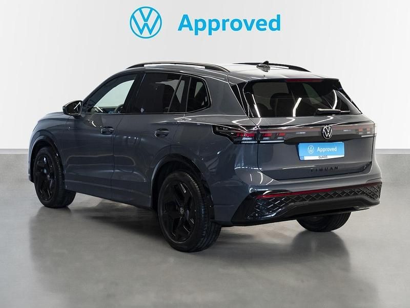 Usado VW Tiguan R-line 150 CV (110 kW) 2025 Gris SUV