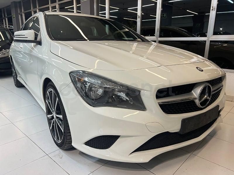 Usado Mercedes CLA200 Shooting Brake 136 CV (100 kW) 2016 Blanco Familiar