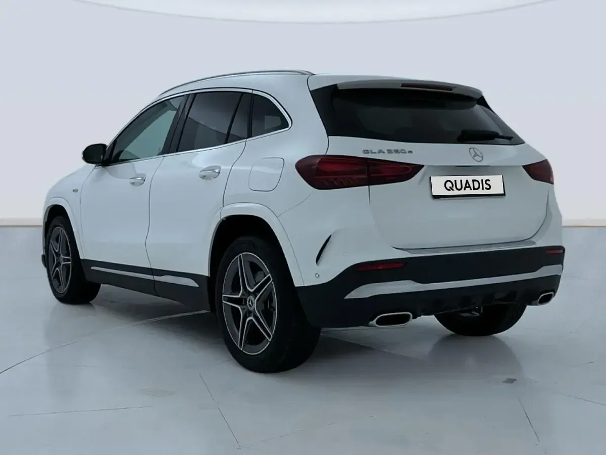 Usado Mercedes GLA250 218 CV (160 kW) 2025 Blanco SUV