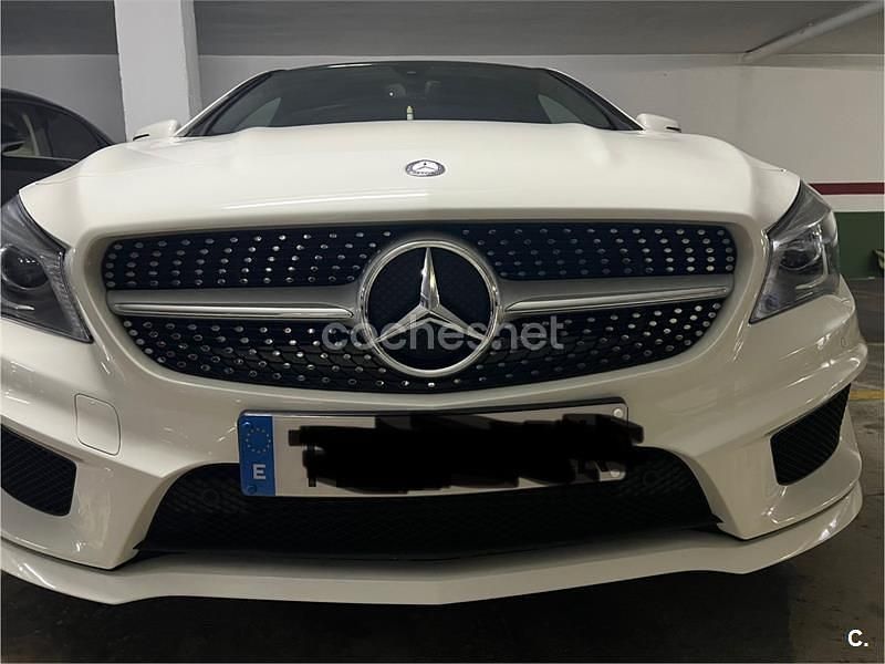 Usado Mercedes CLA180 AMG line 122 CV (89 kW) 2015 Blanco Berlina