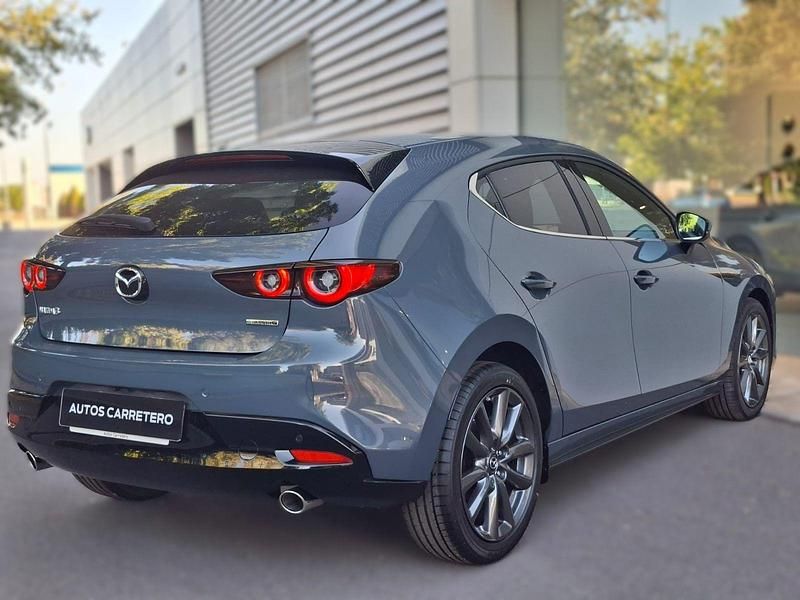 Usado Mazda 3 Exclusive-Line 140 CV (102 kW) 2025 Gris / plata Berlina