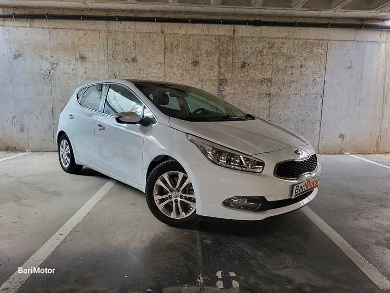 Usado Kia Ceed GT 128 CV (94 kW) 2015 Blanco Berlina