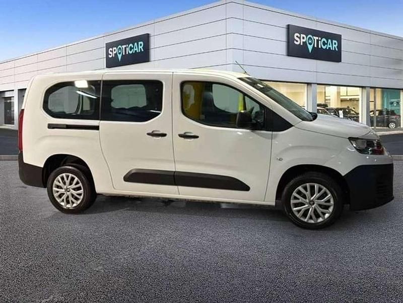 Usado Citroën Berlingo Live 102 CV (75 kW) 2023 Blanco Monovolumen