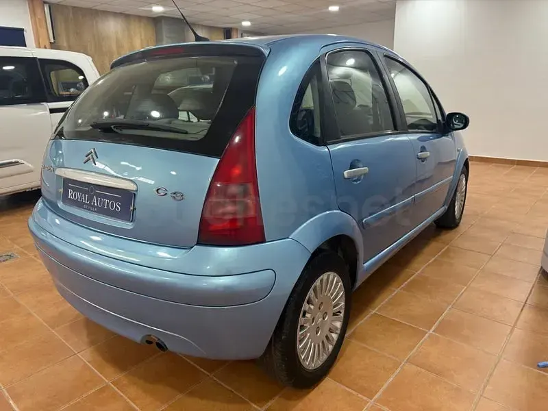 Usado Citroën C3 70 CV (51 kW) 2003 Azul Berlina