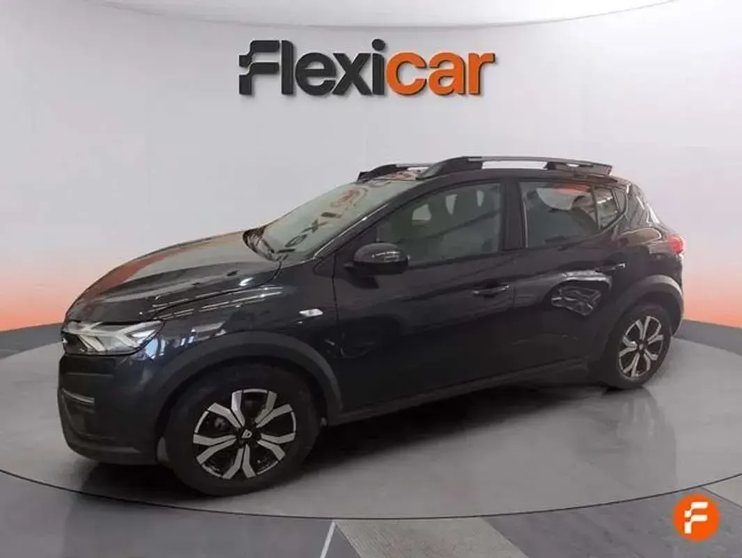 Usado Dacia Sandero Essentiel 101 CV (74 kW) 2022 Negro Berlina