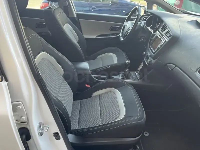 Usado Kia Ceed 100 CV (73 kW) 2015 Blanco Utilitario