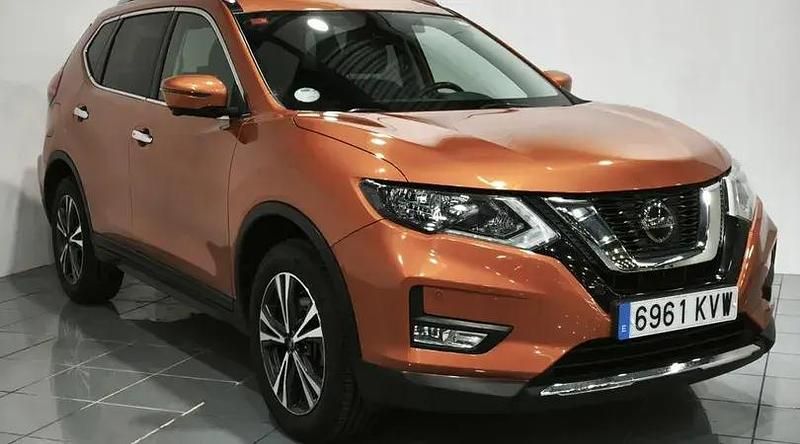 Usado Nissan X-Trail N-Connecta 150 CV (110 kW) 2019 Naranja perlado SUV