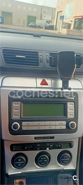 Usado VW Passat Trendline 140 CV (102 kW) 2007 Marrón Familiar