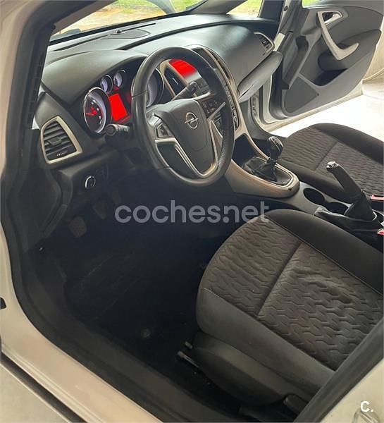 Usado Opel Astra Excellence 110 CV (80 kW) 2013 Blanco Berlina