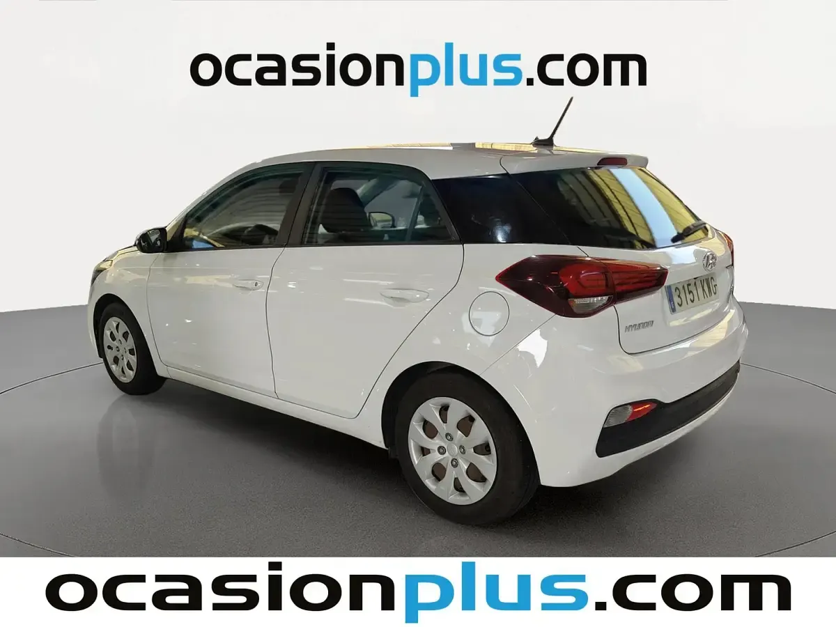 Usado Hyundai i20 75 CV (55 kW) 2019 Blanco Utilitario