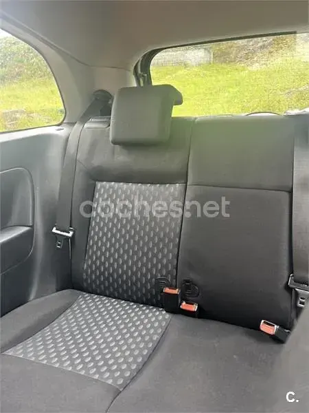 Usado Ford Fiesta Trend 100 CV (73 kW) 2004 Negro Utilitario