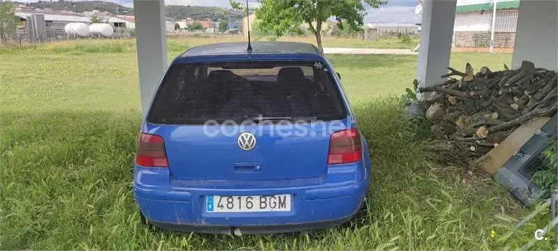Usado VW Golf IV 110 CV (80 kW) 2003 Azul Berlina