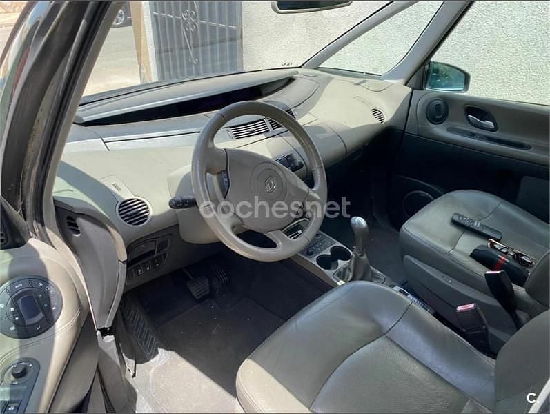 Usado Renault Espace Initiale 180 CV (132 kW) 2006 Gris / plata Monovolumen