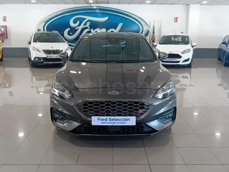 Usado Ford Focus ST 280 CV (205 kW) 2019 Gris / plata Berlina