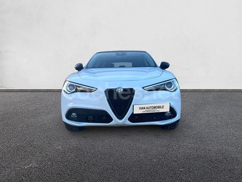 Usado Alfa Romeo Stelvio Sprint 190 CV (139 kW) 2021 Blanco SUV