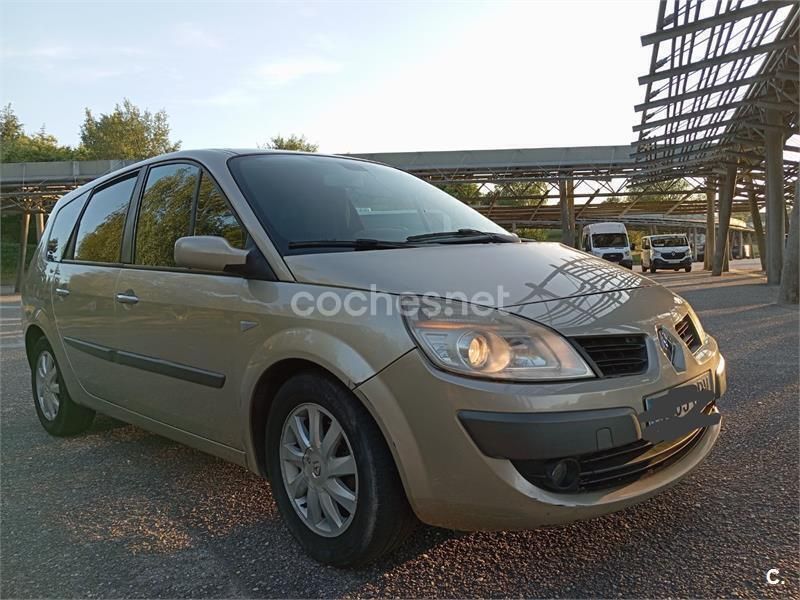 Beige Usado 2008 Renault Scénic II Dynamique Monovolumen | 2995 € (Precio justo) - Imagen 1/4