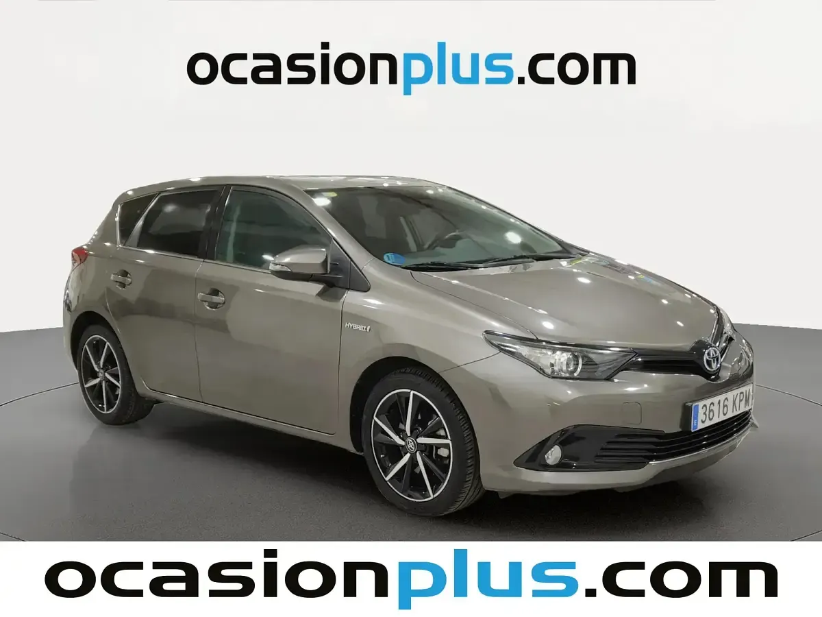Używany Toyota Auris Hybrid Edition 136 KM (100 kW) 2018 Szary