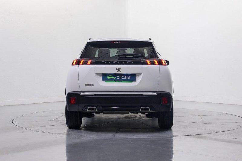 Usado Peugeot 2008 Allure 130 CV (95 kW) 2021 Blanco SUV