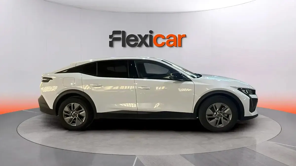 Usado Peugeot 408 Allure 136 CV (100 kW) 2025 Blanco SUV
