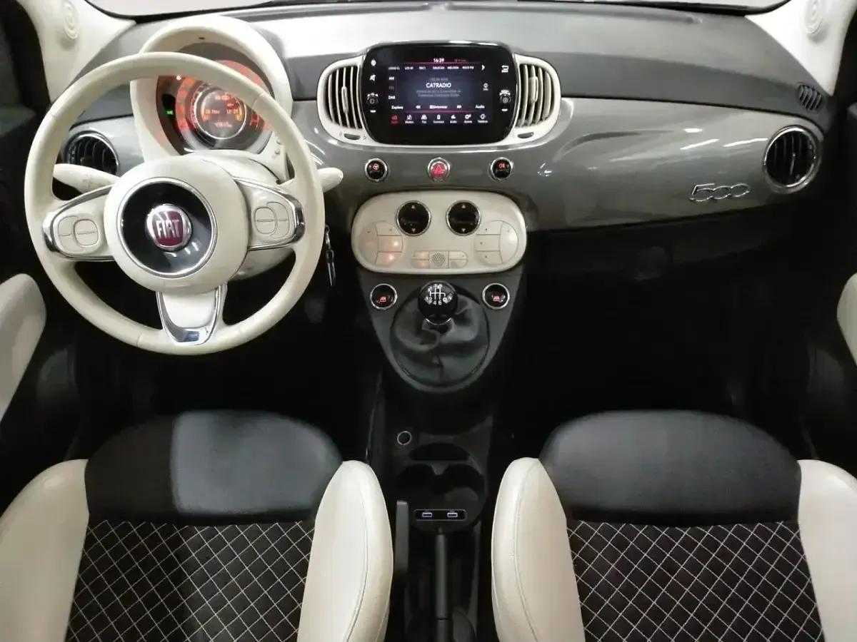 Usado Fiat 500 Dolcevita 70 CV (51 kW) 2021 Gris Utilitario