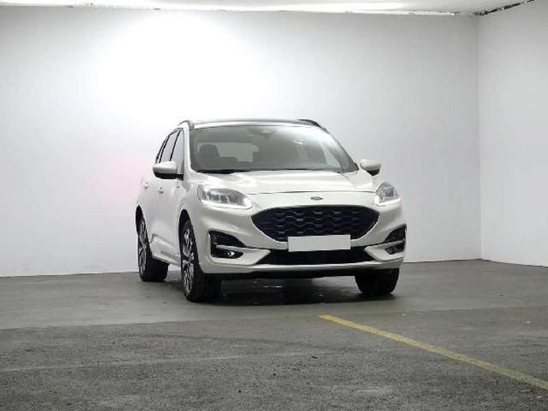 Usado Ford Kuga ST-Line X 227 CV (166 kW) 2021 Blanco SUV