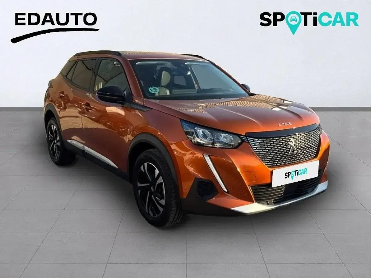 Usado Peugeot 2008 Allure 130 CV (95 kW) 2022 Naranja SUV