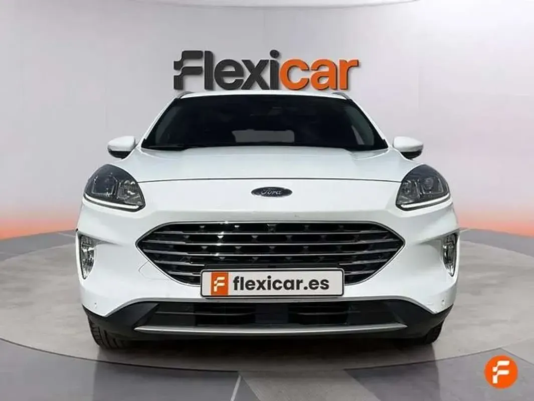 Usado Ford Kuga Titanium 150 CV (110 kW) 2023 Blanco SUV