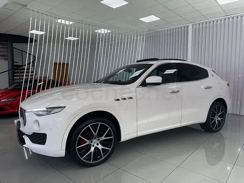 Usado Maserati Levante 275 CV (202 kW) 2018 Blanco SUV