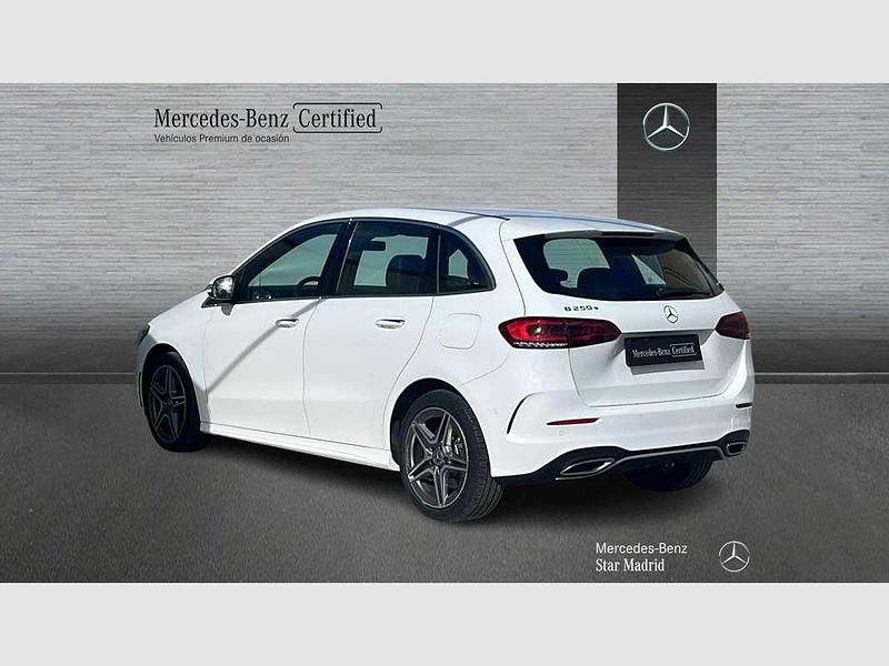 Usado Mercedes E250 218 CV (160 kW) 2021 Blanco Familiar
