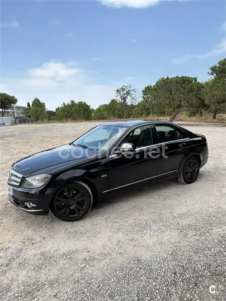 Usado Mercedes C200 Avantgarde 136 CV (100 kW) 2009 Negro Berlina